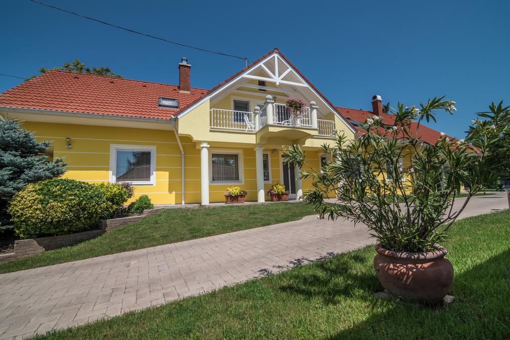Topaz Apartmanhazak Балатондьёрёк Экстерьер фото
