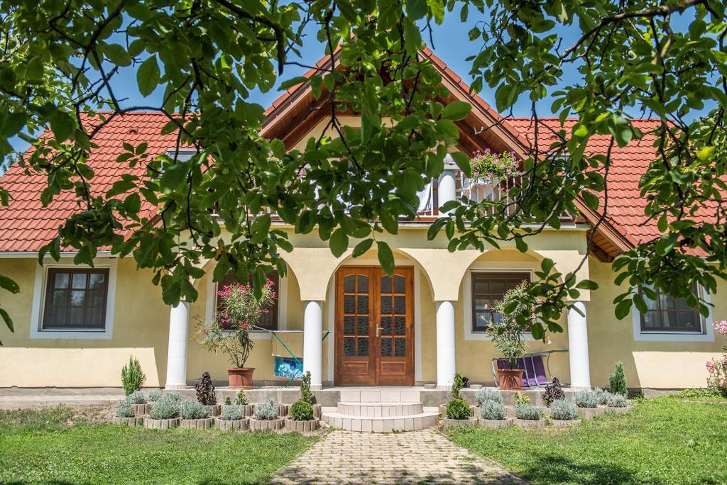 Topaz Apartmanhazak Балатондьёрёк Экстерьер фото