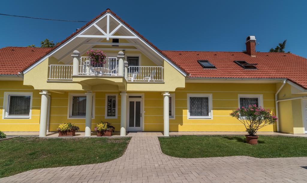 Topaz Apartmanhazak Балатондьёрёк Экстерьер фото