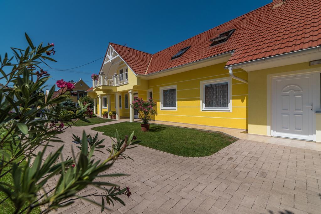 Topaz Apartmanhazak Балатондьёрёк Экстерьер фото